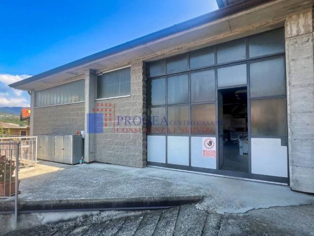 Locale Commerciale in vendita a Sorisole, Lombardia