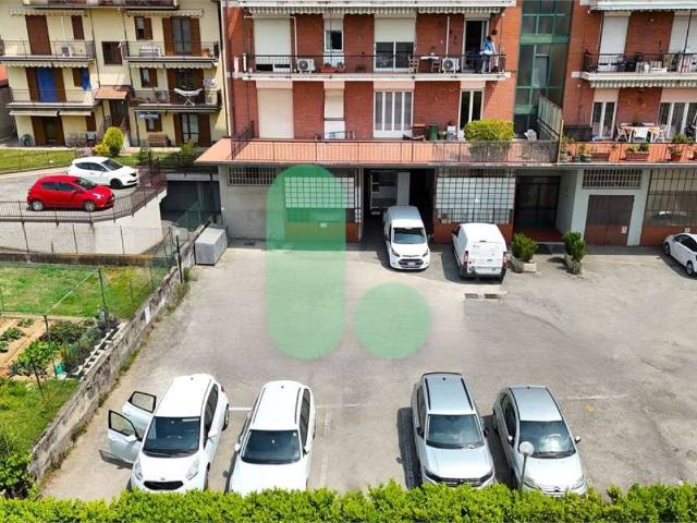 Locale Commerciale in vendita a Sorisole, Lombardia