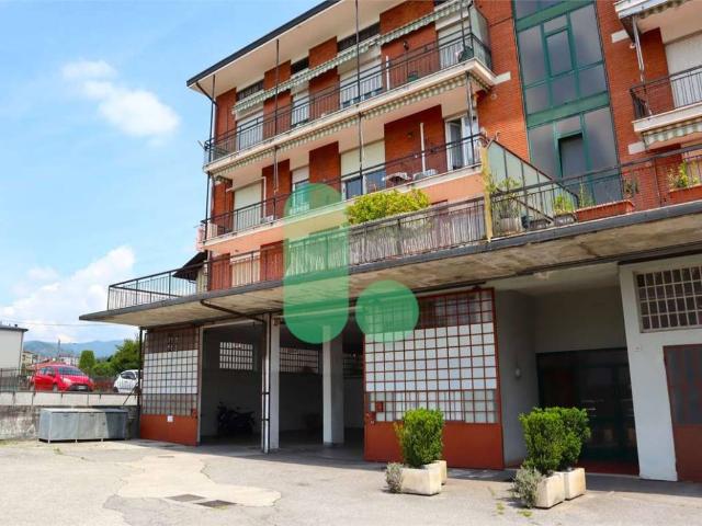 Locale Commerciale in vendita a Sorisole, Lombardia