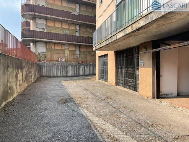 Locale Commerciale in vendita a Petosino, Sorisole