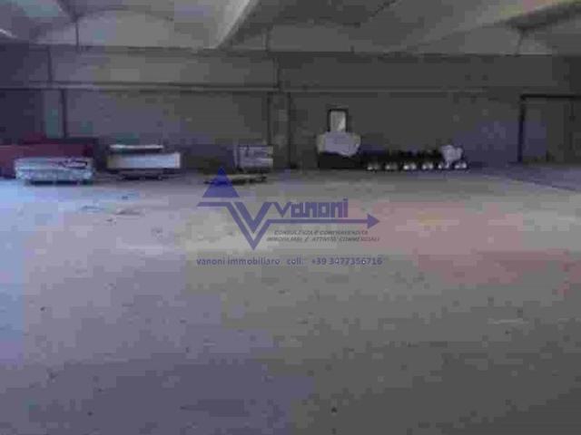 Locale Commerciale in vendita a Petosino, Sorisole