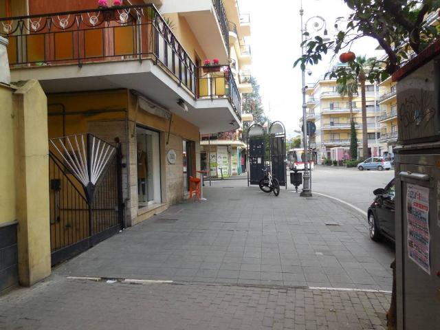 Locale Commerciale in vendita a Marano, Sorrento