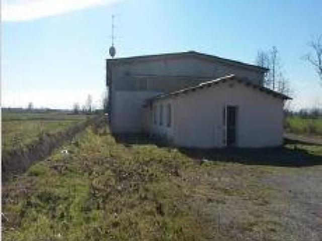 Locale Commerciale in vendita a Cella Dati, Lombardia