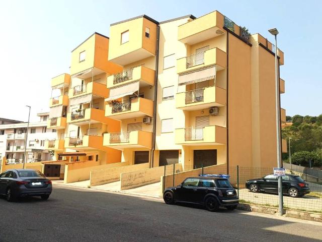 Locale Commerciale in vendita a Calabria, Catanzaro