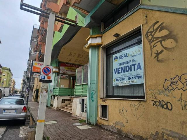 Locale Commerciale in vendita a Soverato Marina, Calabria
