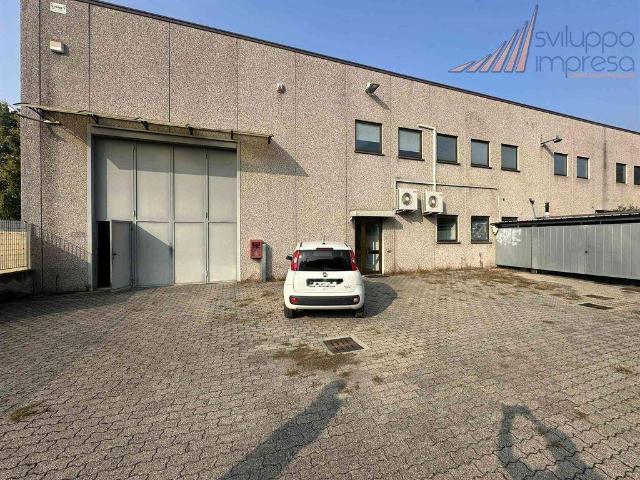 Locale Commerciale in vendita a Sovico, Lombardia