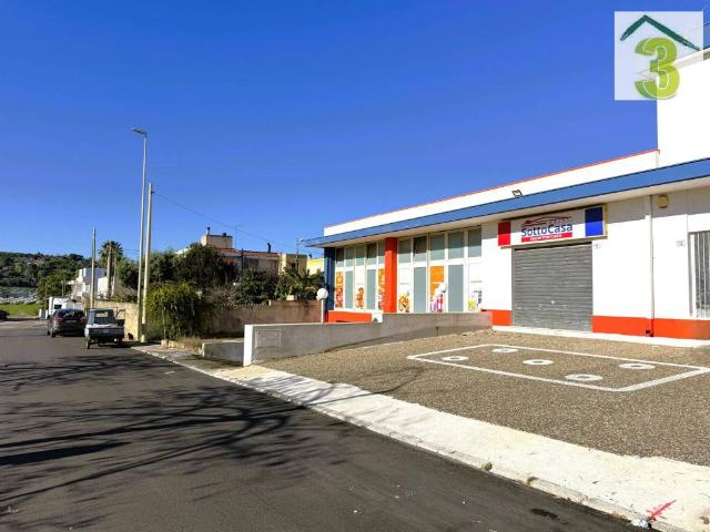 Locale Commerciale in vendita a Puglia, Lecce