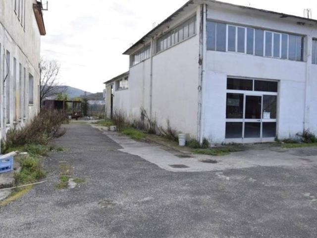 Locale Commerciale in vendita a Spigno Saturnia, Lazio