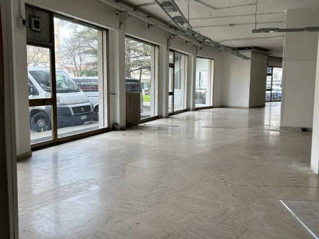 Locale Commerciale in vendita a Rossignago, Spinea