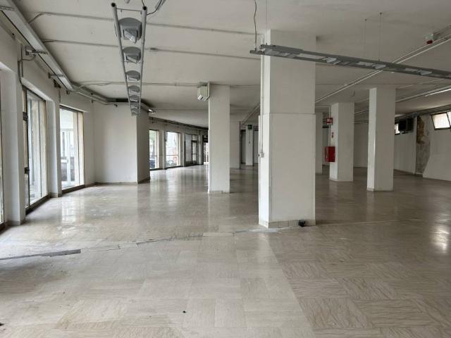 Locale Commerciale in vendita a Rossignago, Spinea