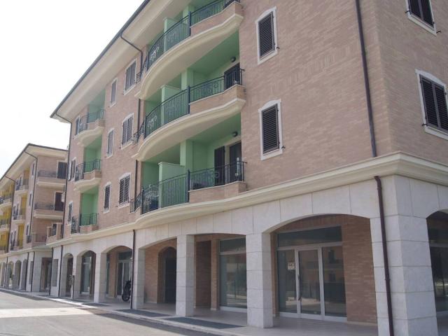 Locale Commerciale in vendita a Marche, Ascoli Piceno