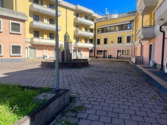 Locale Commerciale in vendita a Spoleto, Umbria