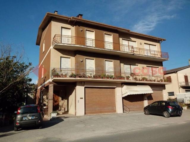 Locale Commerciale in vendita a Spoleto, Umbria