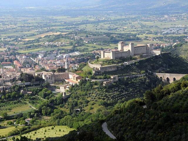 Locale Commerciale in vendita a San Venanzo, Spoleto