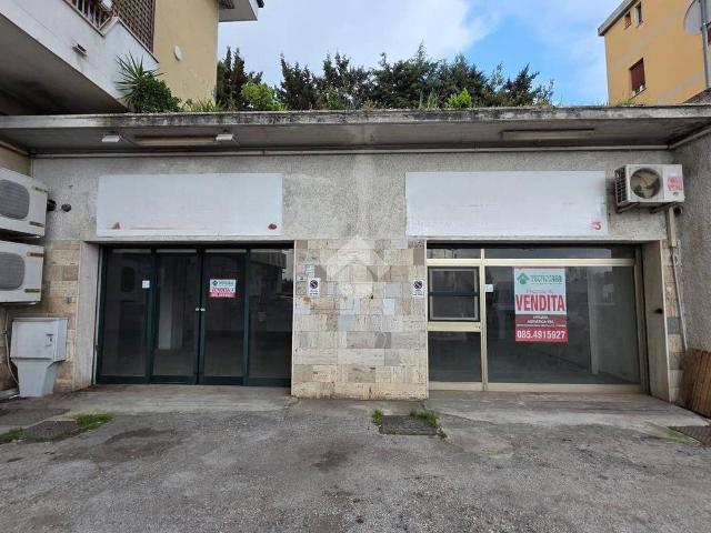 Locale Commerciale in vendita a Villa Raspa, Spoltore