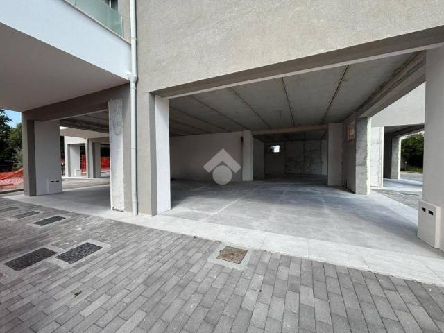 Locale Commerciale in vendita a Santa Teresa, Spoltore