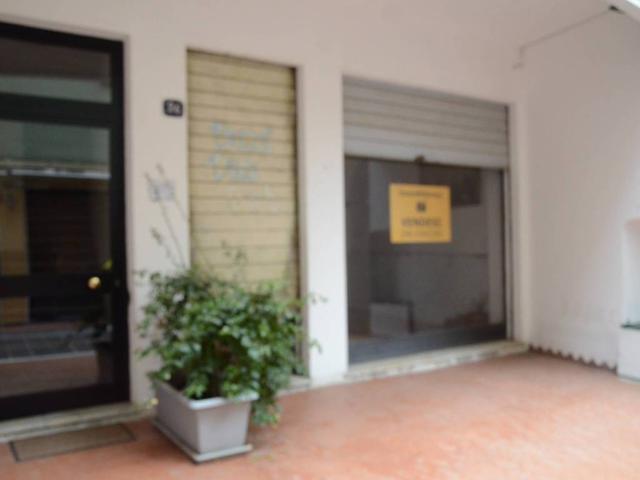 Locale Commerciale in vendita a Spotorno, Liguria