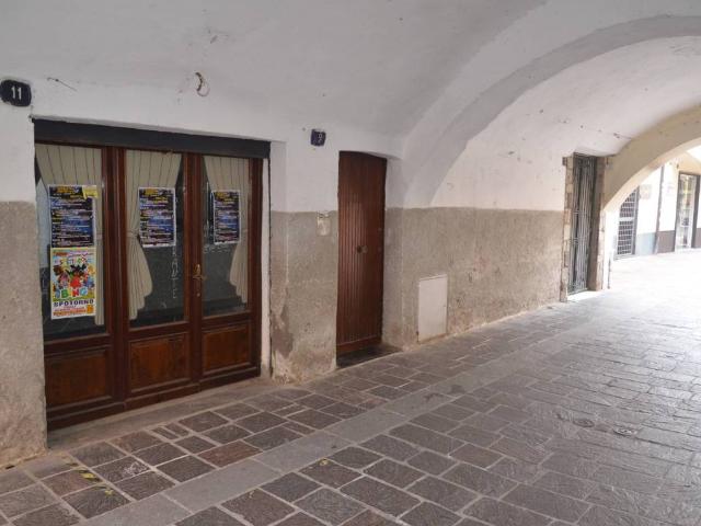 Locale Commerciale in vendita a Spotorno, Liguria