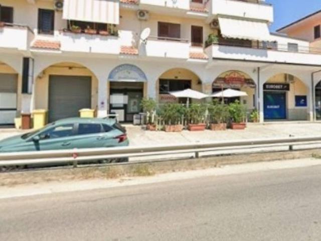 Locale Commerciale in vendita a Calabria, Catanzaro