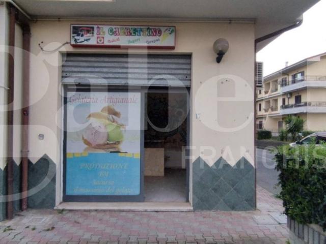 Locale Commerciale in vendita a Calabria, Catanzaro