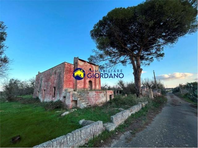 Locale Commerciale in vendita a Puglia, Lecce