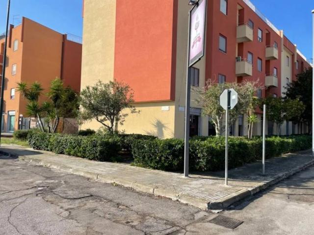 Locale Commerciale in vendita a Puglia, Lecce