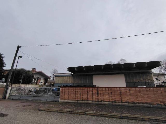 Locale Commerciale in vendita a Stanghella, Veneto