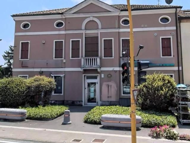 Locale Commerciale in vendita a Stanghella, Veneto