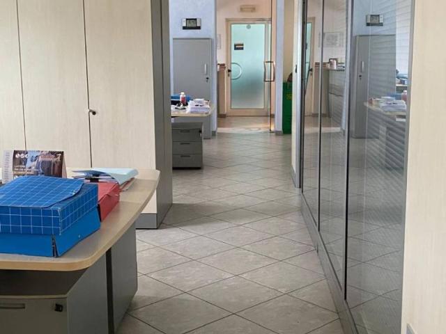 Locale Commerciale in vendita a Staranzano, Friuli-Venezia Giulia