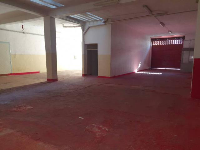 Locale Commerciale in vendita a Puglia, Taranto
