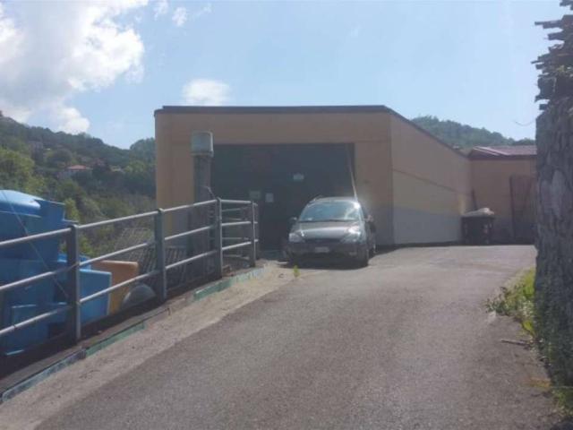 Locale Commerciale in vendita a San Giovanni Battista, Stella