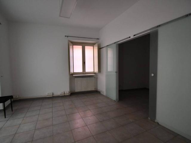 Locale Commerciale in vendita a Stezzano, Lombardia