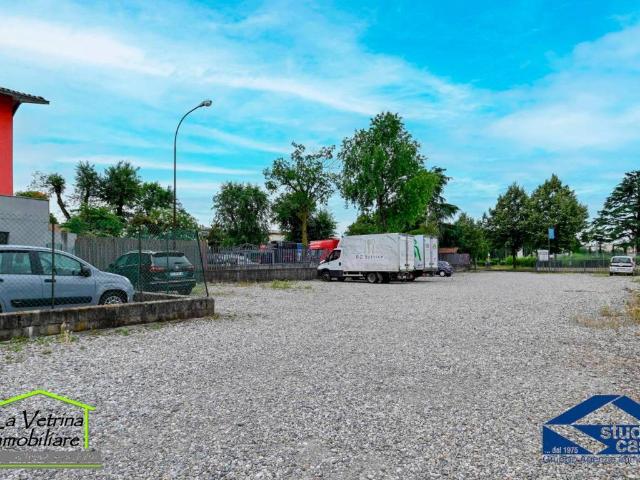 Locale Commerciale in vendita a Stezzano, Lombardia