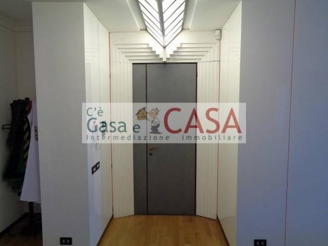 Locale Commerciale in vendita a Stra, Veneto