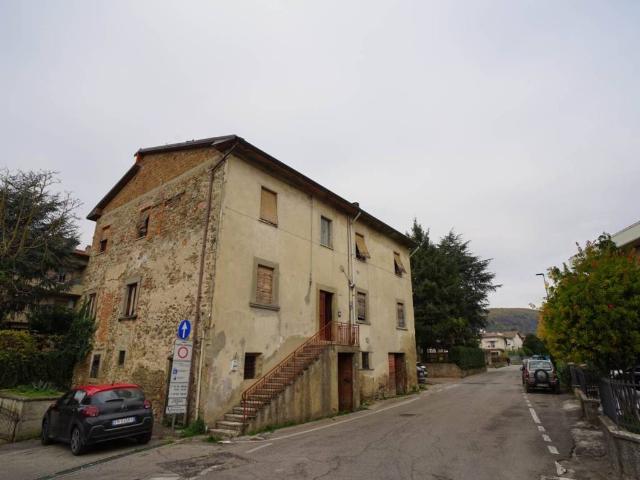Locale Commerciale in vendita a Le Mura, Subbiano