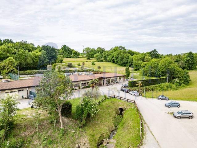 Locale Commerciale in vendita a Suello, Lombardia
