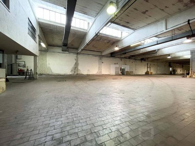 Locale Commerciale in vendita a Piemonte, Novara