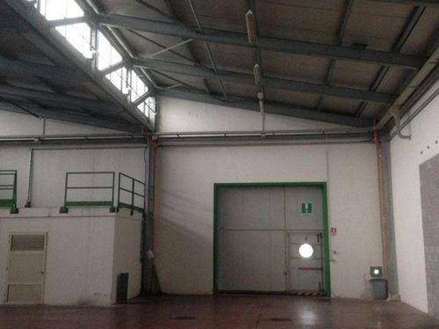 Locale Commerciale in vendita a Susegana, Veneto