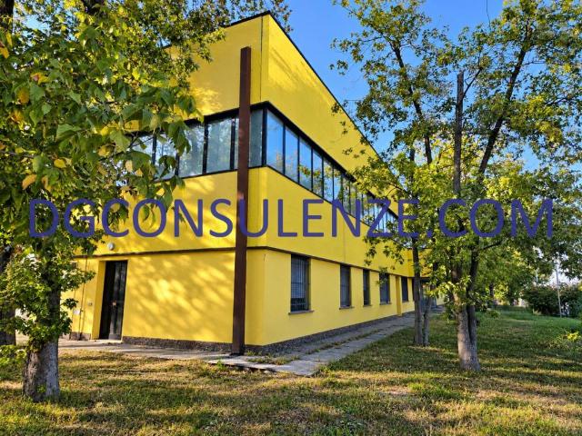 Locale Commerciale in vendita a Brusatasso, Suzzara