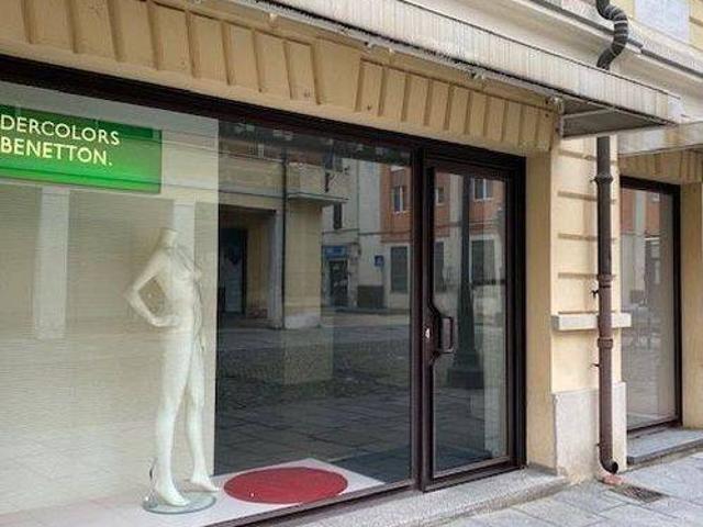 Locale Commerciale in vendita a Suzzara, Lombardia