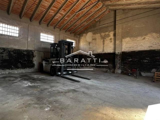 Locale Commerciale in vendita a Bonina, Suzzara