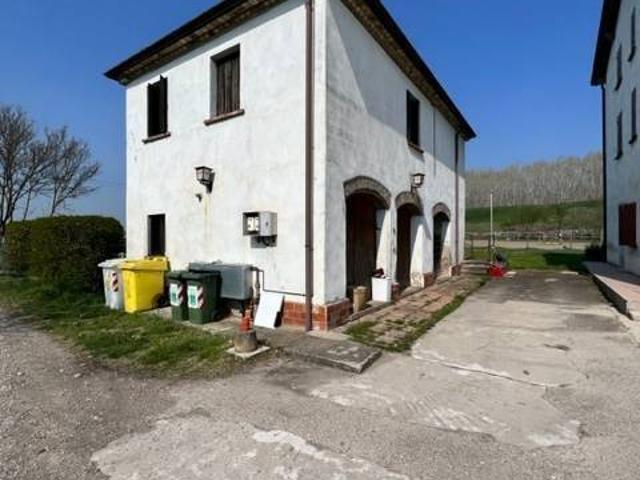 Rustico in vendita a Suzzara, Lombardia