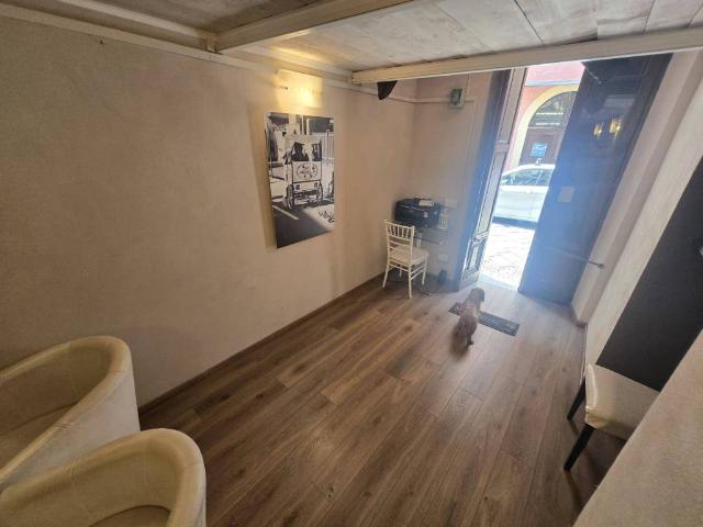 Locale Commerciale in vendita a Taggia