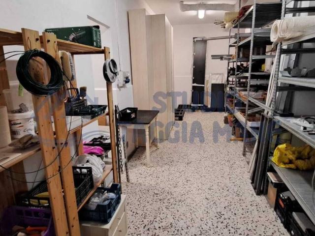 Locale Commerciale in vendita a Taggia, Arma Di Taggia