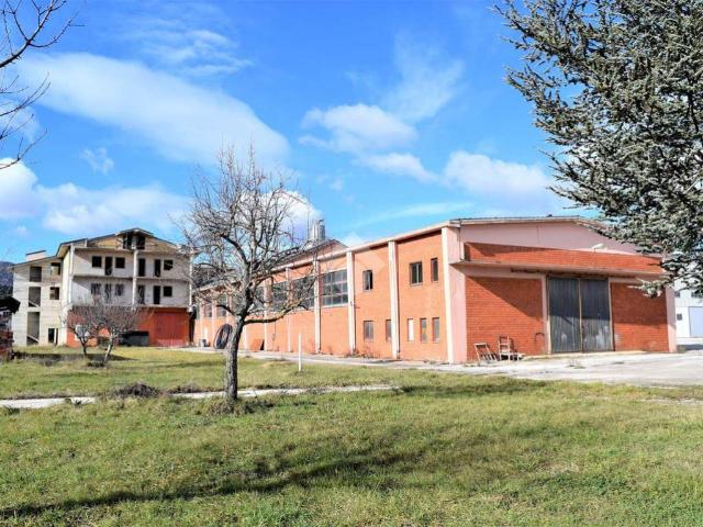 Locale Commerciale in vendita a Tagliacozzo, Abruzzo