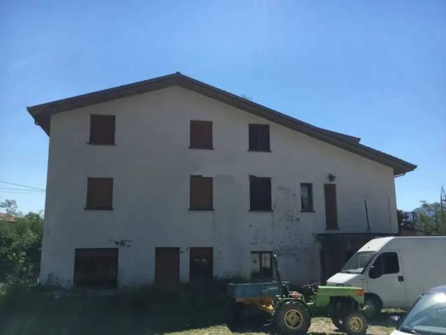 Locale Commerciale in vendita a Unione di comuni Valmarecchia, Novafeltria
