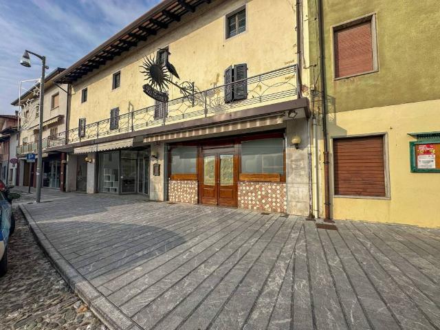 Locale Commerciale in vendita a Talmassons, Friuli-Venezia Giulia