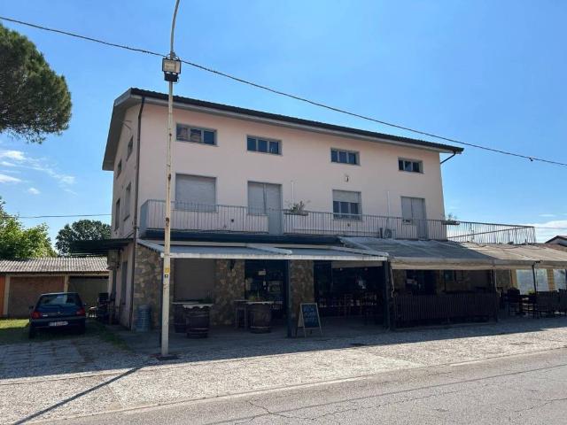 Locale Commerciale in vendita a Talmassons, Friuli-Venezia Giulia