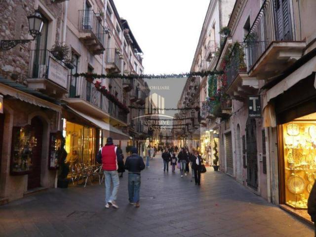 Locale Commerciale in vendita a Taormina, Sicilia