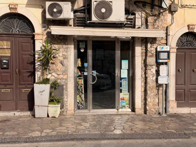 Locale Commerciale in vendita a Taormina, Sicilia
